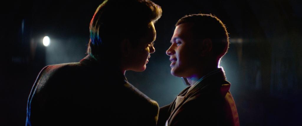 Bonus Track: A Coming-of-Age Queer Rom-Com Hitting Theaters This October 14 A silhouette of the two main actors of Bonus Track looking like they're going to kiss